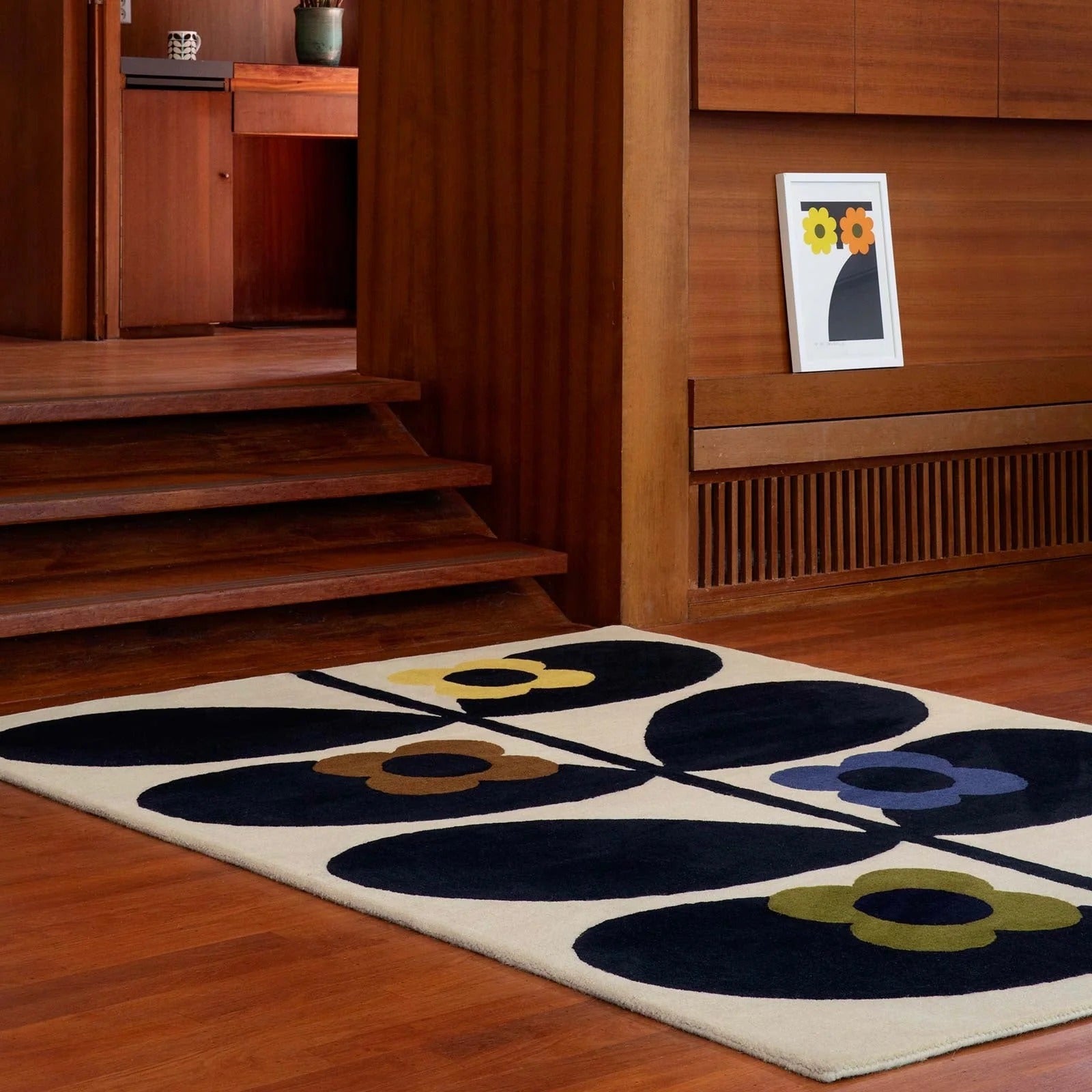 Retro Bloom Hand-Tufted Rug
